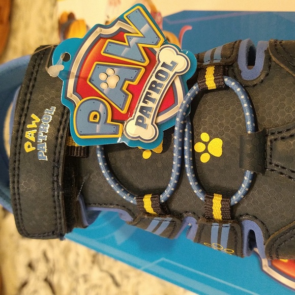 *NEW IN BOX* Paw Patrol Shoes by Nickelodeon with blue flashing lights, size 11 - Picture 6 of 13